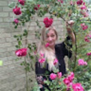 Meet your Posher, Dana